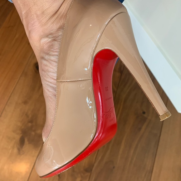 Size 7.5 (38) Christian Louboutin Nude Patent Pumps - Picture 4 of 5